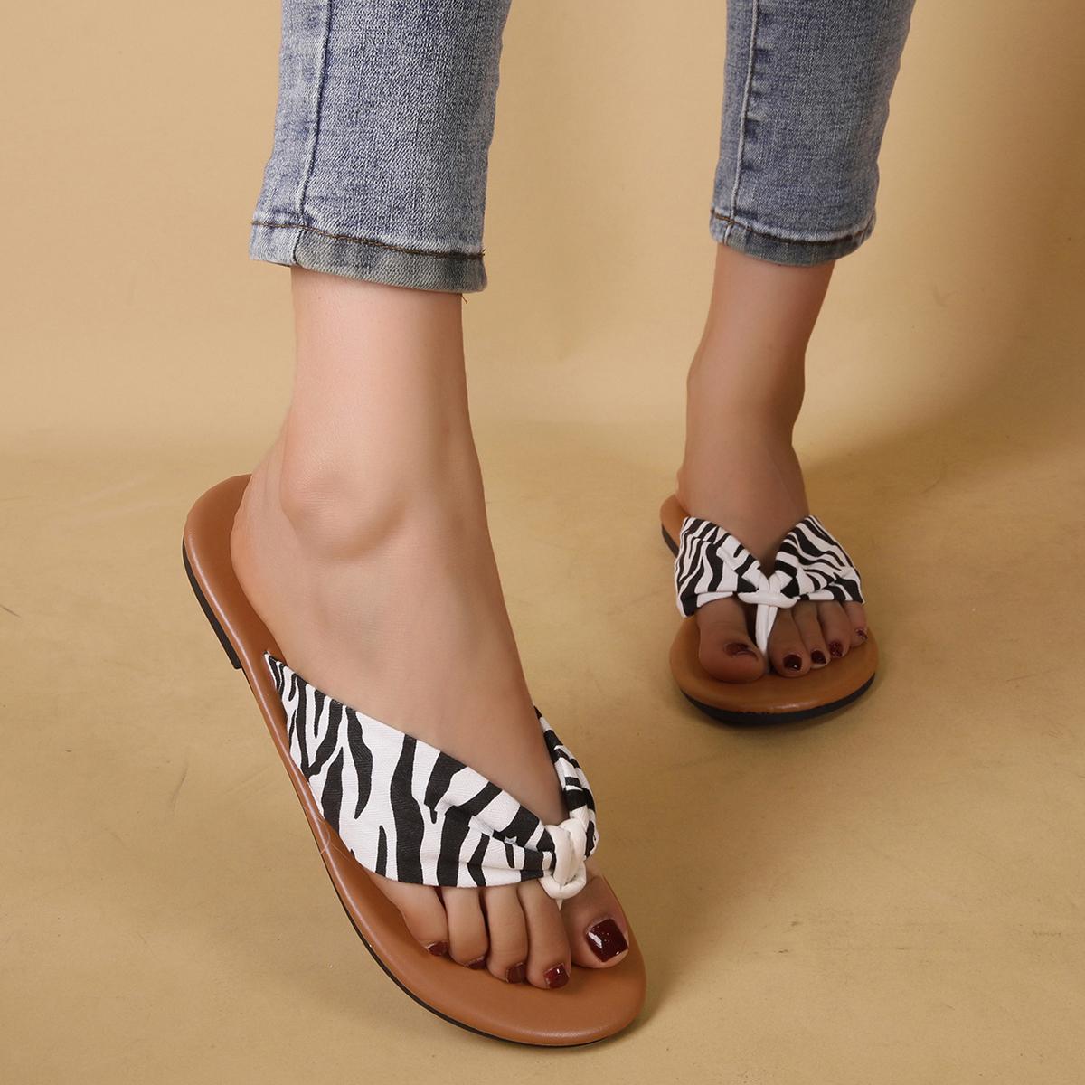 

Летние нескользящие женские тапочки высокого качества, повседневные удобные уличные удобные шлепанцы с круглым носком на плоской подошве и женские шлепанцы 43