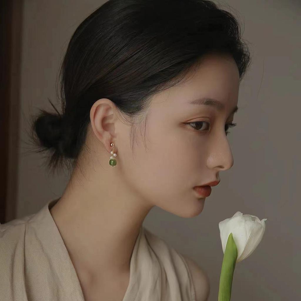 100% Naturalna Perła Słodkowodna i Kamień Nefrytowy Pozłacane 14K Złotem Kolczyki Sztyfty z Frędzlami Dla Kobiet Nieuczulające Prezenty