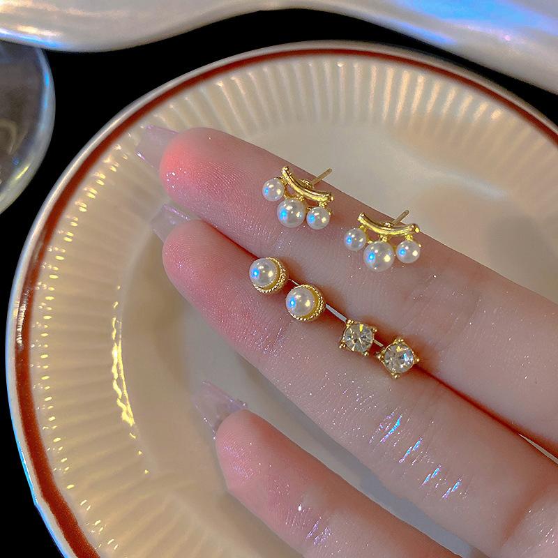 6Pcs/Set Elk Star Moon Stud Earring Set Korean Earrings Earrings for Women Heart Earrings Fashion Jewelry Ear Rings for Women