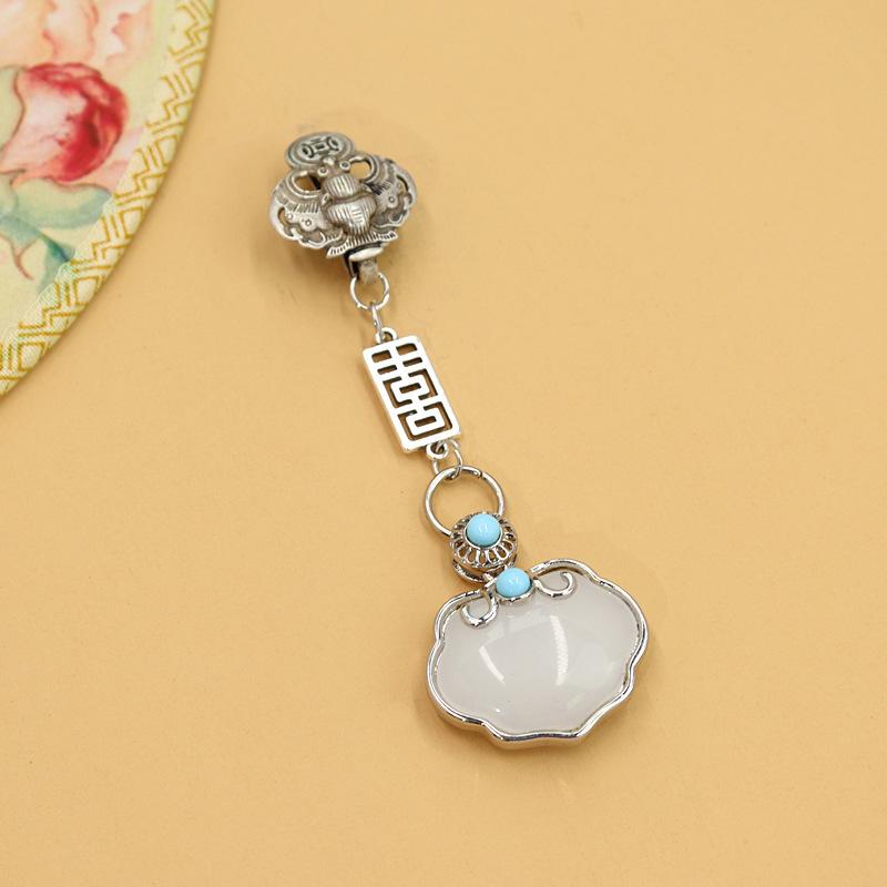 Cheongsam, placket buckle neckline pendant, female jade Ruyi lock pendant, mid-to-high-end retro Tibetan silver Hanfu accessories