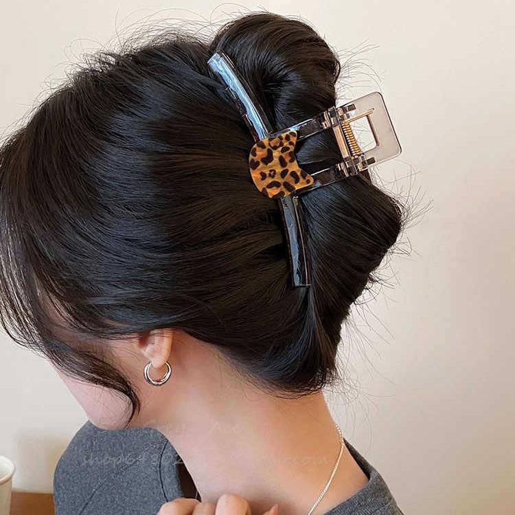 Leopard Print Cat Hair Clip for Women - Versatile and Fashionable Updo Claw Clip