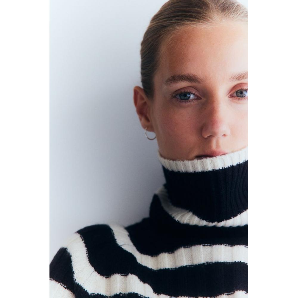 

H M MAMA turtleneck sweater black stripe