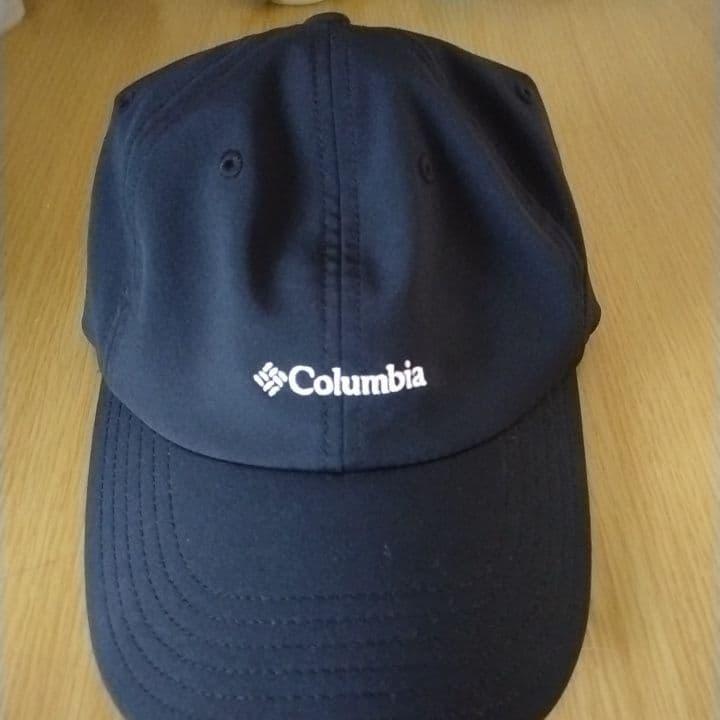 Used Columbia Salmon Pass Cap Hat Stretch Cap