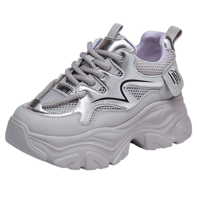 2024 printemps nouveau couleur pitaya chaussures explosives pour femmes muffin à semelles épaisses petites chaussures blanches avec chaussures de sport de loisirs