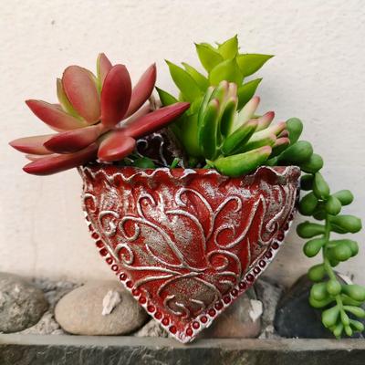 Wall Hanging Retro Heart-Shaped Plant Pots-Indoor Vertical Garden-Small Plant Pots-Succulent Planter-Hanging Plant Holder for Window Decorations