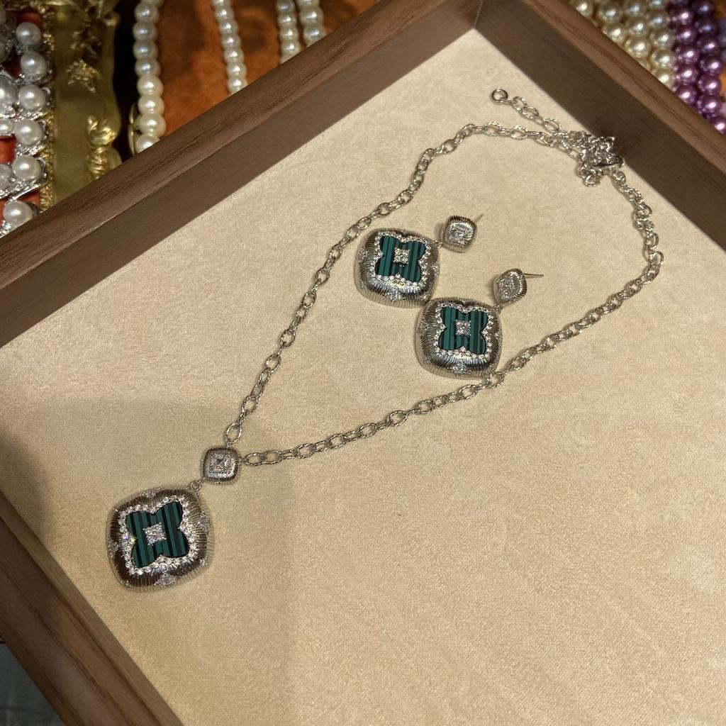 Buzilati Same Green Striped Four-Leaf Clover Necklace, White K Jewelry With Diamond Studs, Light Luxury Two-Piece Earrings.