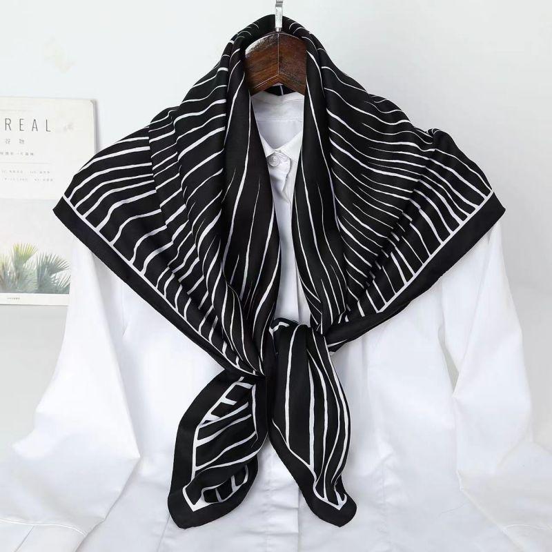 Versatile Shawl Animal Print Black And White Simple Large Square Scarf 90 * 90Cm Simulated Silk Twill Silk Women'S Silk Scarf