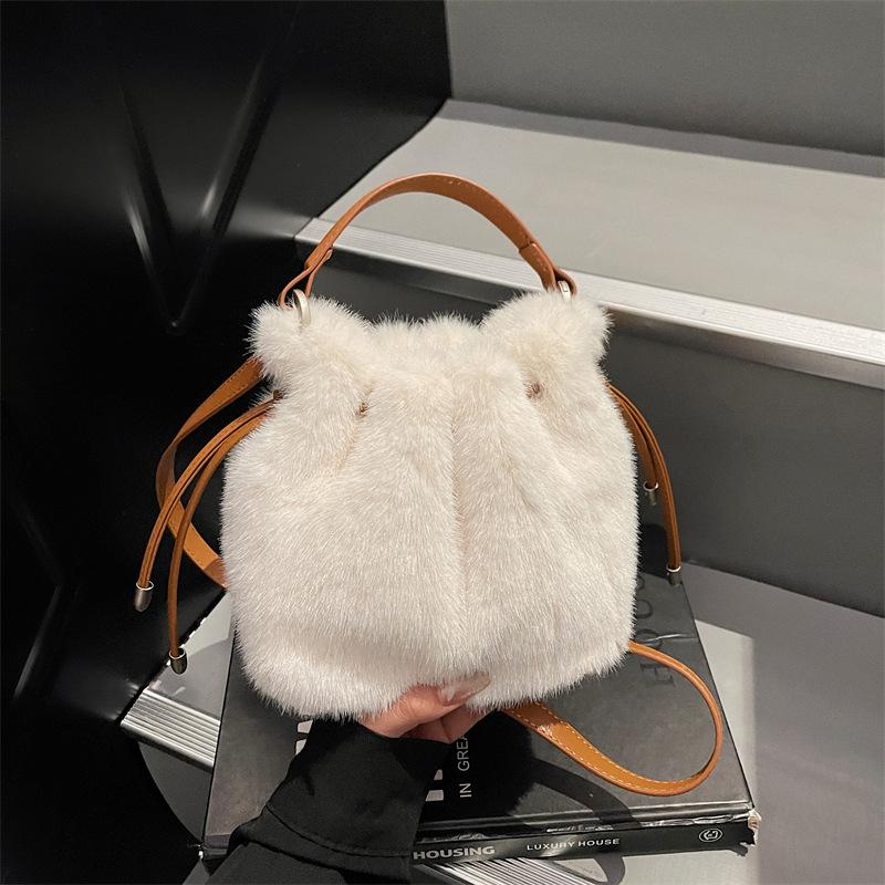 Winter New Fluffy Textured Casual Crossbody Bags Women Fashi Bucket Bag Korean Style Simple and Versatile Handle Shoulder Bag