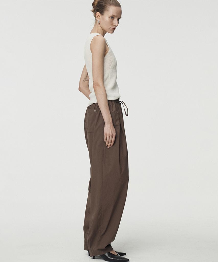 UMARMUNG Lightweight Cotton Oval Silhouette Pants_Chocolate