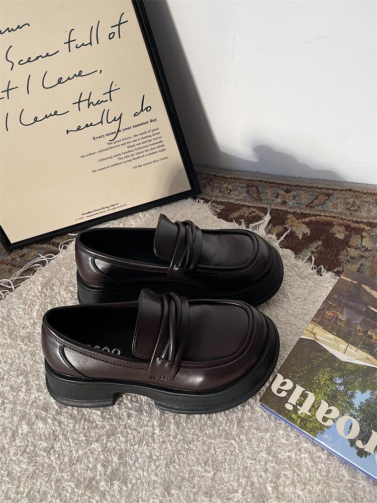 

Jinmi женские маленькие кожаные туфли на мягкой подошве в британском стиле, новинка осени, студенческие ретро лоферы на одной педали, одинарные туфли jk 40 коричневый