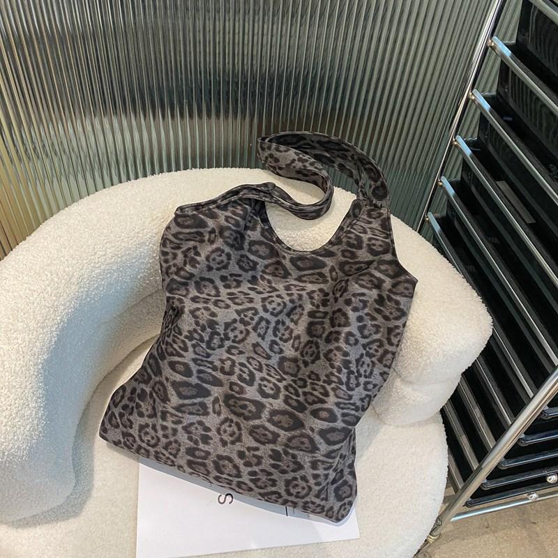 Retro Simple Large-capacity Tote Bag Women's New Niche Leopard Print Shoulder Bag Casual Commuter Bag