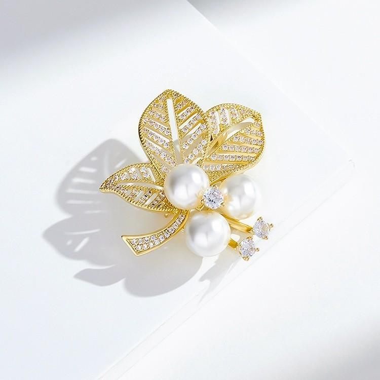 Pearl Leaf Brooch Fashion Exquisite Leaf Brooch Premium Sense Anti-Light Pin Clothing Accessories