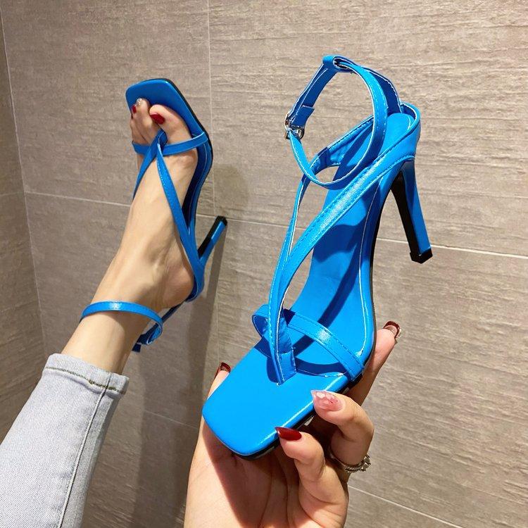 

High-heeled sandals women s summer 2025 new Internet celebrity toe high heels thin heel sexy word with square head Roman women s shoes 34 белый