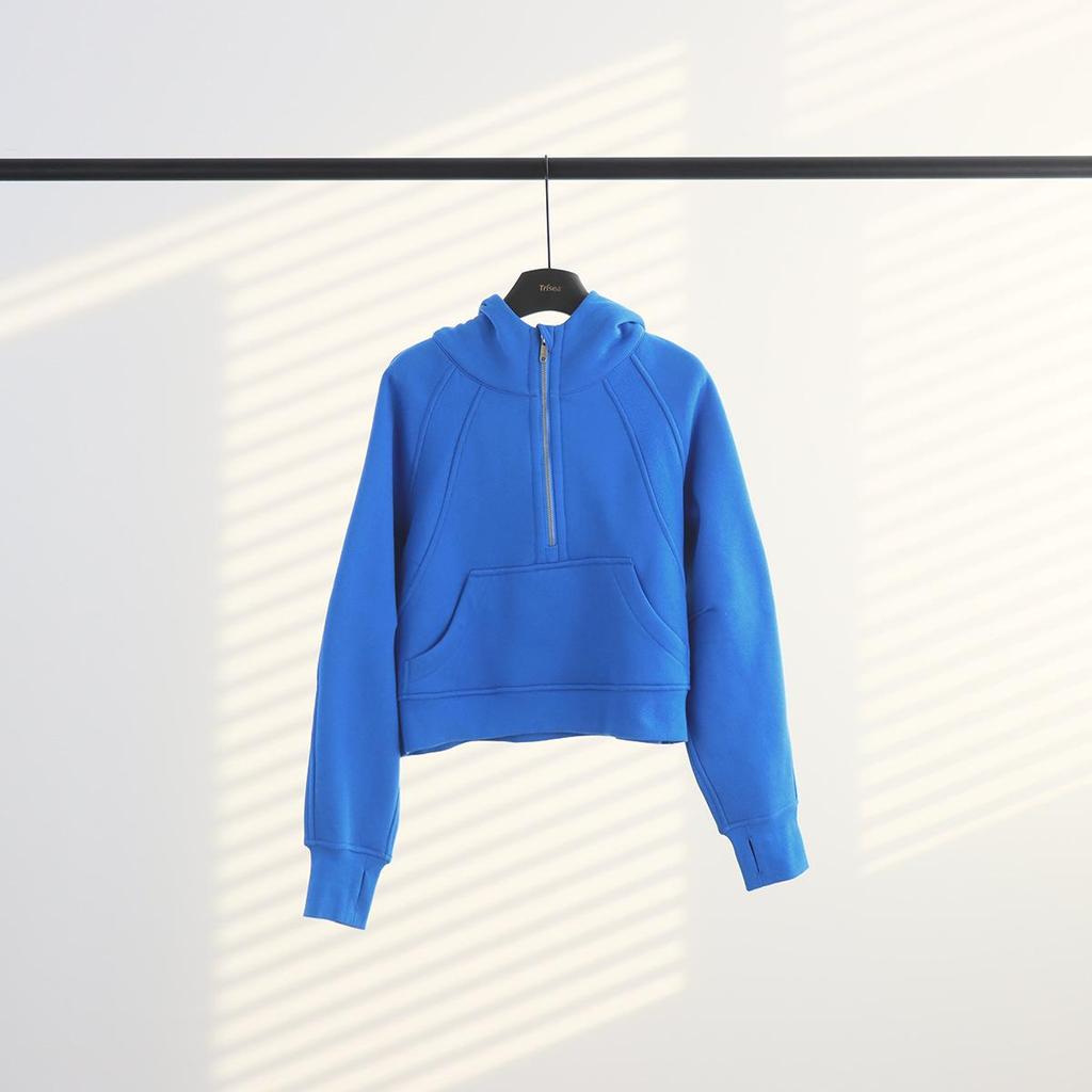 Damska bluza z kapturem i zamkiem do połowy, podszyta polarem - Przytulny top na jesień/zimę do jogi i fitnessu na świeżym powietrzu