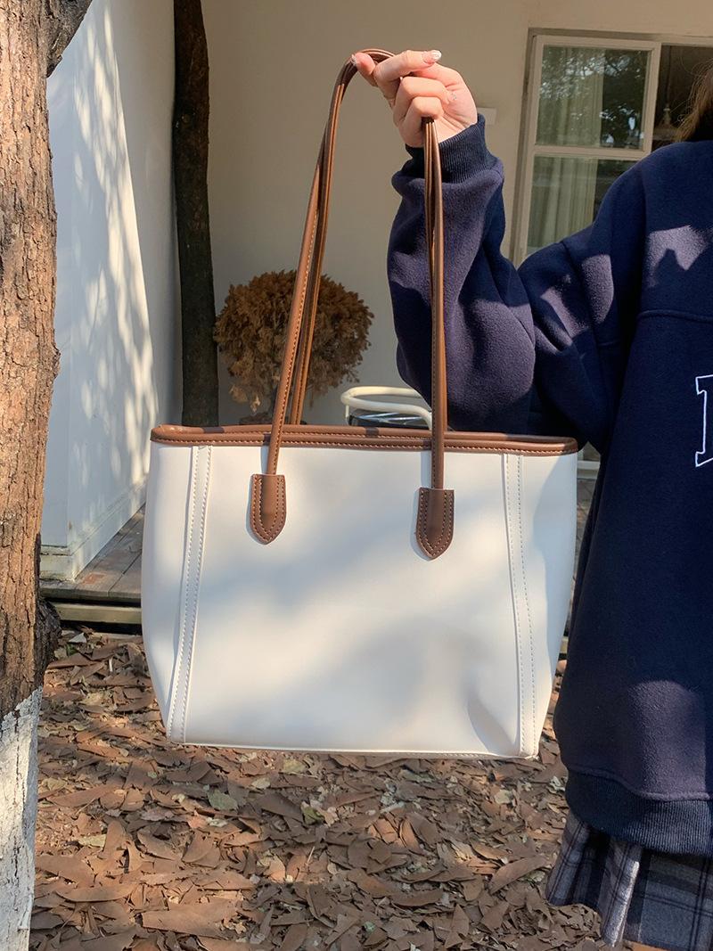 

Vintage Large Capacity Bag, Women s Bag Version, Versatile Tote Bag, Fashionable Single Shoulder Commuting Bag