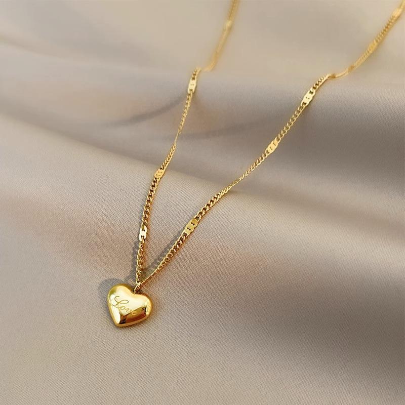 New Women's Simple Love Heart Clavicle Necklace - Metal Peach Heart, Fashionable Hot Style