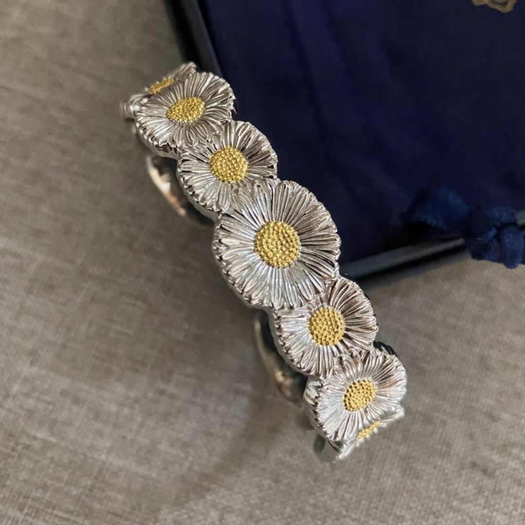 Italian brushed craftsmanship G-Dragon daisy bracelet, hand-carved, diamond-free, classic and high-end chrysanthemum bracelet Little Daisy Bracelet(N