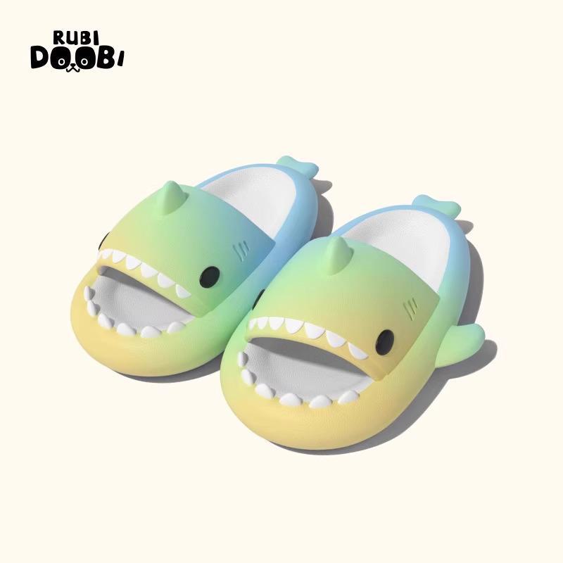 

Дитячі нековзні тапочки Shark для кімнатної ванни - милі літні сандалі для хлопчиків і дівчаток Inner length 19cm жовтий/зелений