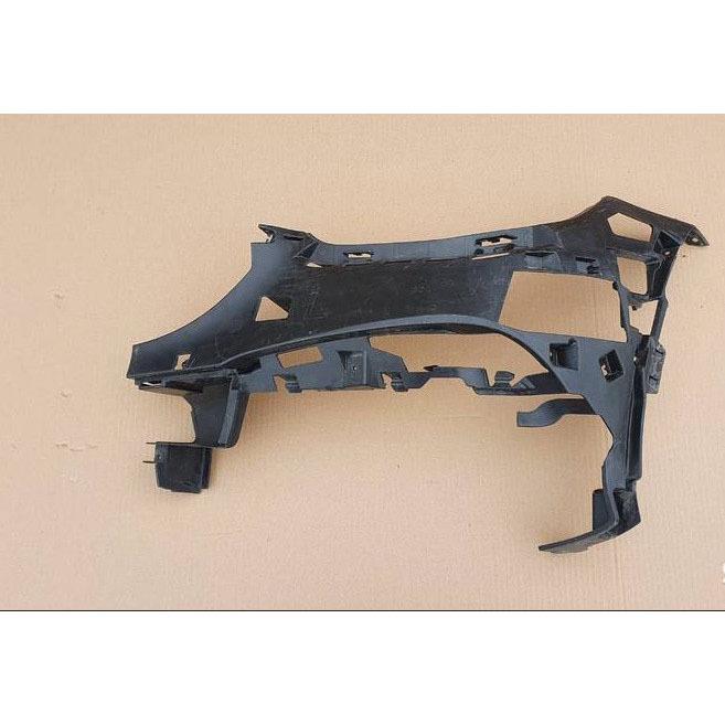 Mercedes-Benz W213 E260 Front Bumper Bracket/Liner A2138852403 A21388525