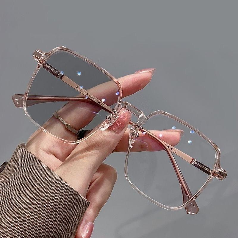 Trendy Fashionable Reading Glasses Women Anti Blue Light Eyewear High-definition Unisex Transparent Frame Eyeglasses