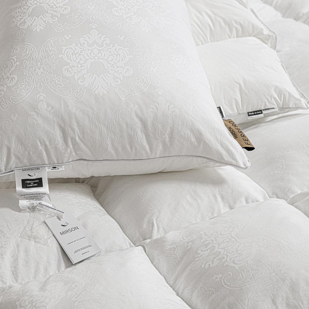 Down-Filled Pillow №15-02 White — 90% down, 10% feather, Fill Power 600, Medium.