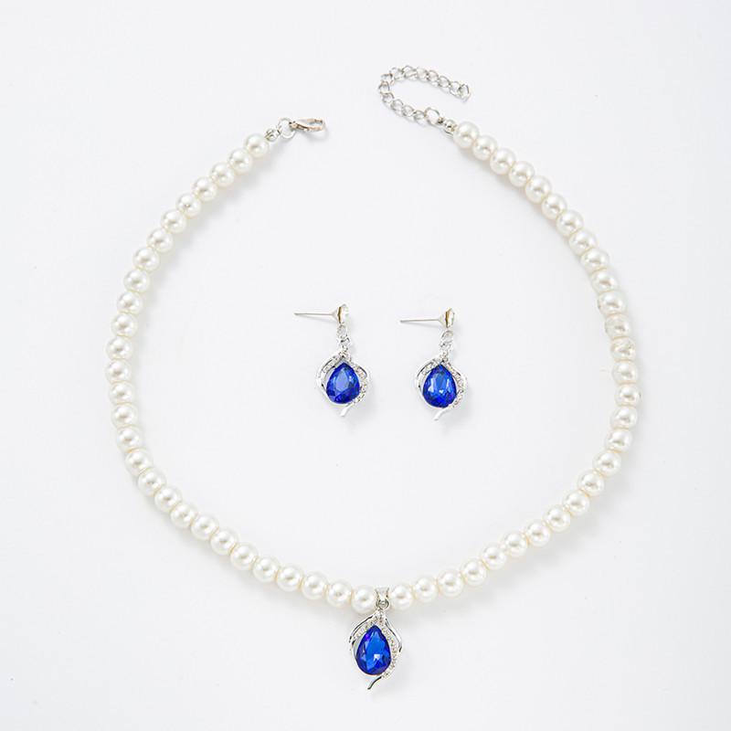 Sweetheart Bow Pearl Princess Necklace: Luxurious Ribbon Clavicle Chain for Girls