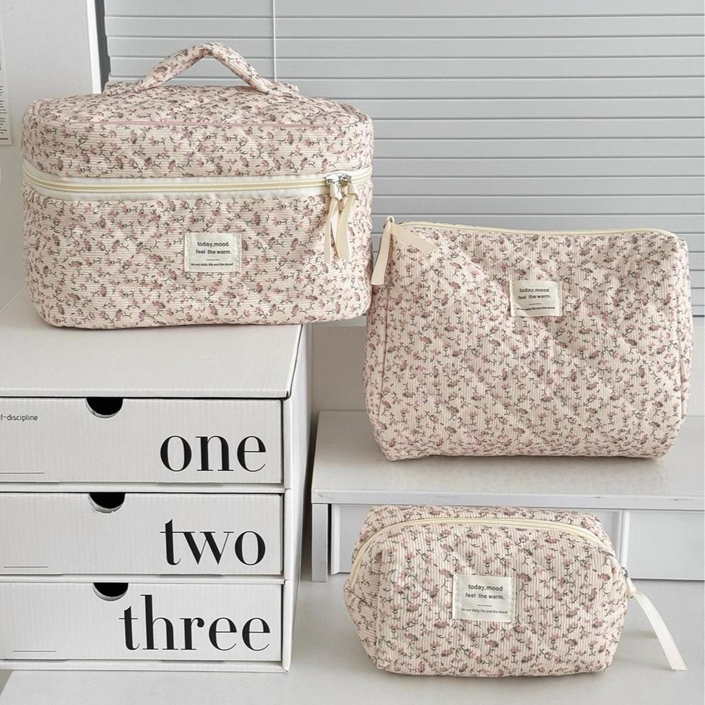 Borsa Cosmetica da Viaggio in Velluto a Coste Rosa con Fiori - Multifunzionale e Portatile
