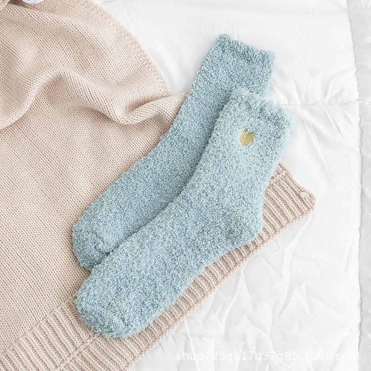 Women's Heart Shape Embroidered Coral Fleece Mid-Calf Socks - Non-Shedding, Thickened, Warm for Autumn and Winter.