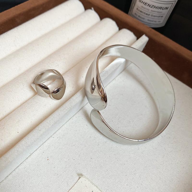 Chic Geometric Metal Jewelry Set Minimalist Bracelets and Rings for Trendsetters