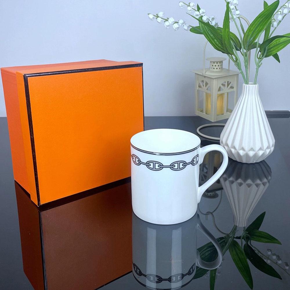Europäischer Leichter Luxus Fortschrittliches Knochenporzellan Tasse Becher Becher Exquisite Nachmittagstee Hochwertige Tasse Wasserbecher Kaffeetasse Weihnachtsgeschenke