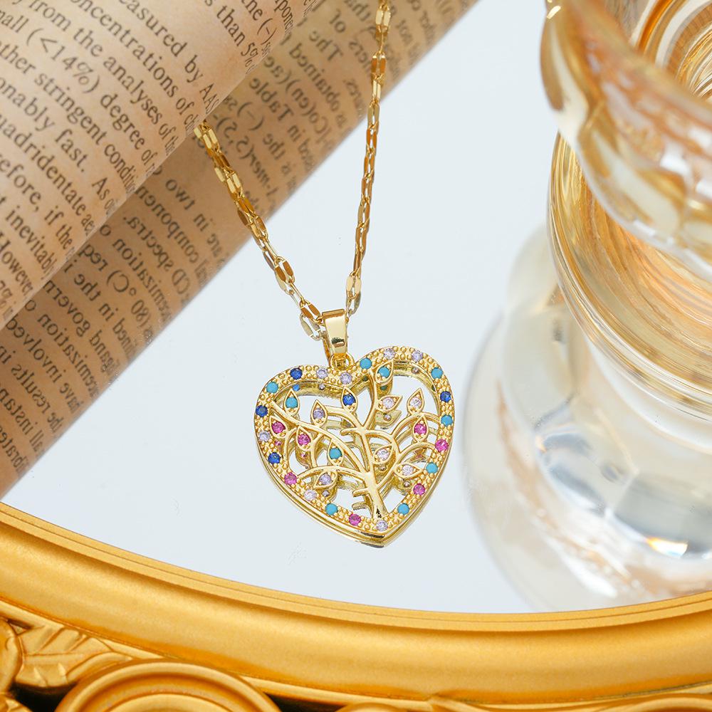 Titanium Steel Non-fading Necklace - European & American Style, Light Luxury, Versatile Korean Fashion, Perfect for Women and Girlfriend Gifts.