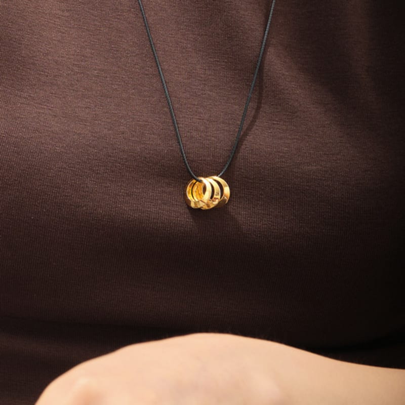 

cotoit Tres Shell necklace Leather (S) 18K Gold Plated Brass