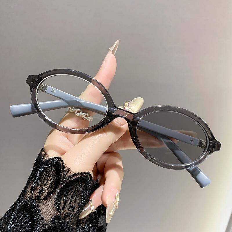 Light-sensitive Color-changing Anti-blue Light Fashionable Miu-branded Hyperopia Correction Glasses