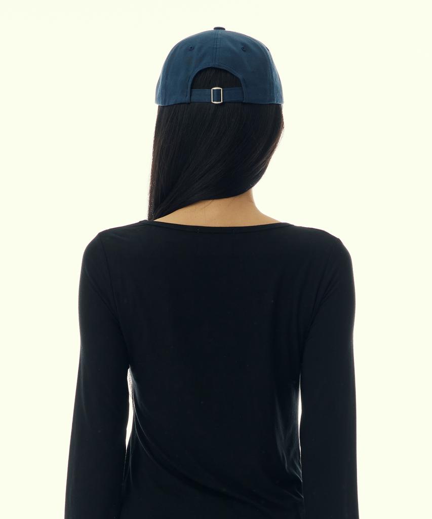 Gillaakaibeu Script Lettering Trucker Cap_Navy