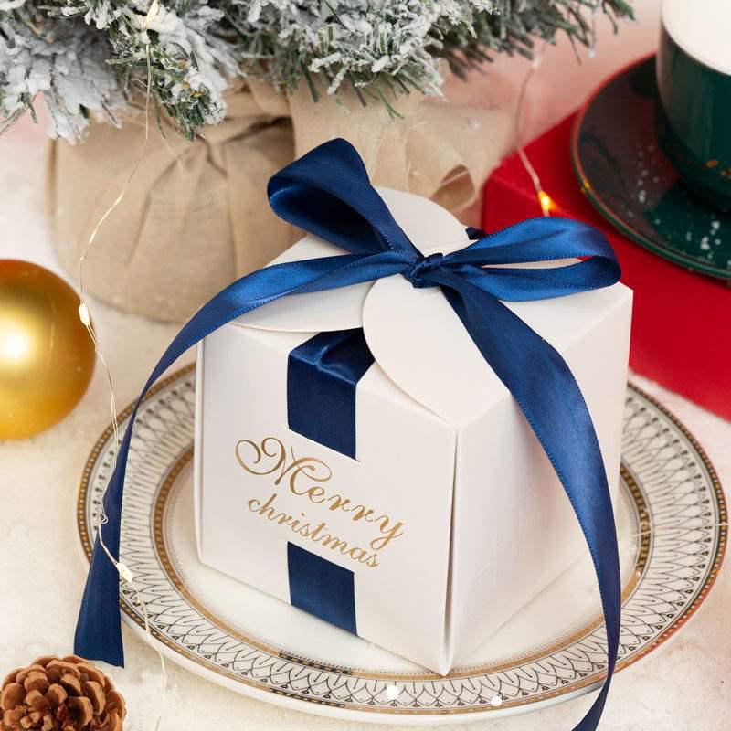 Christmas Apple Gift Box for Kids - Creative Holiday Packaging with Candy Bag