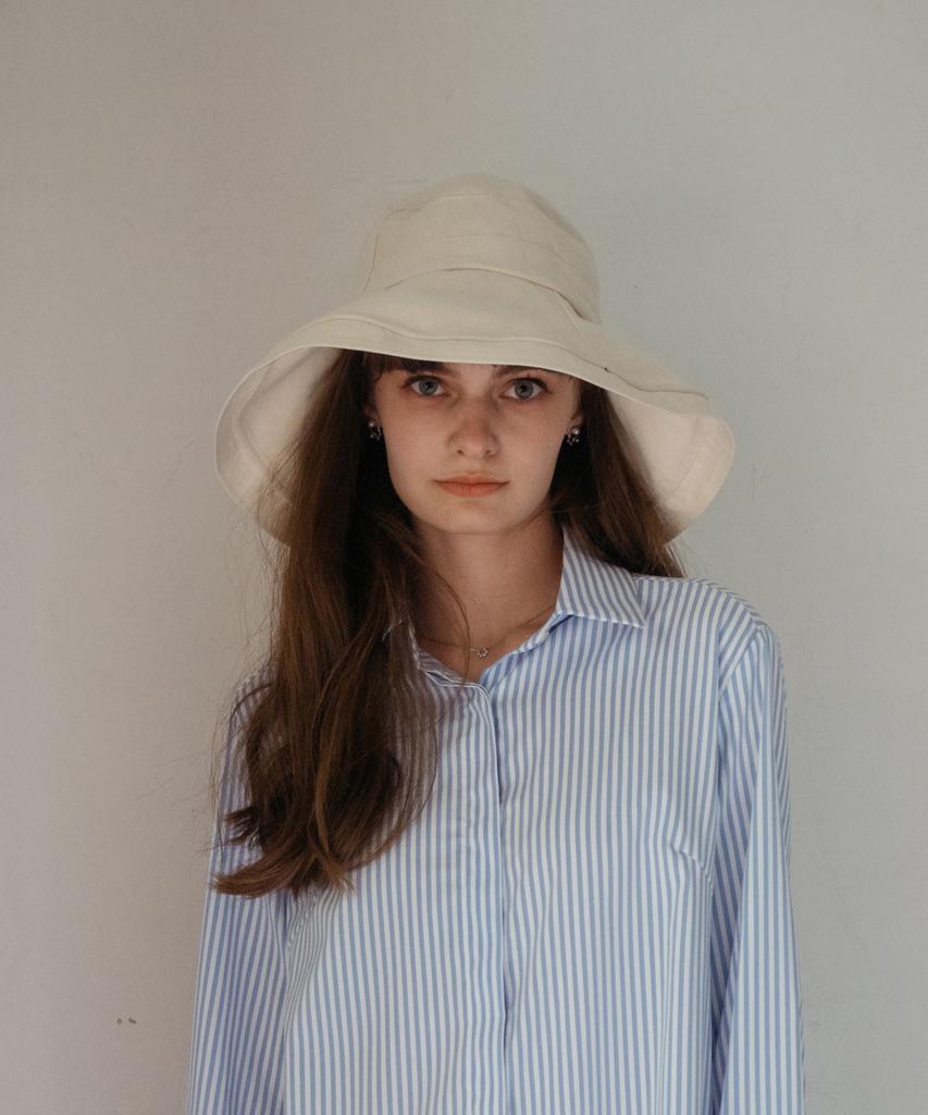 Maneseu Evreu Oversized Bucket Hat (2 Colors)