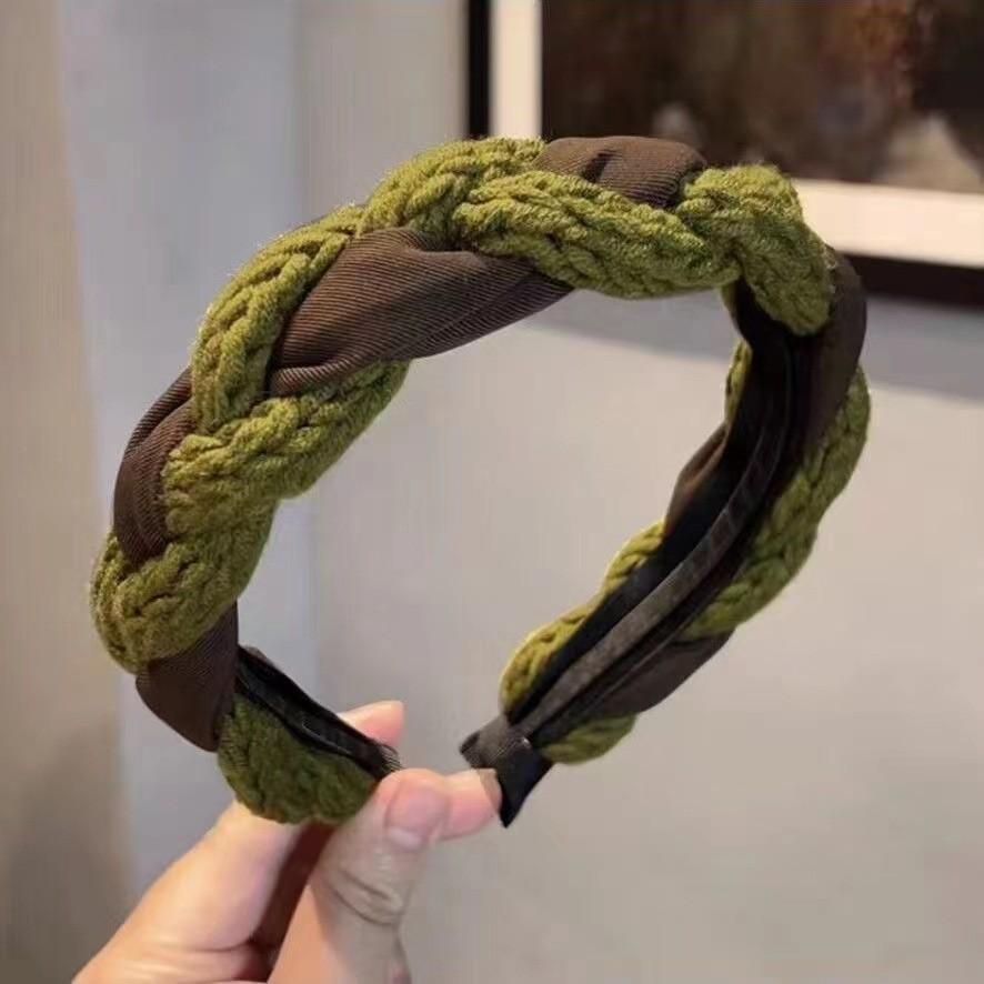

Women s Wool Knit Patchwork Fabric Twist Headband High Skull Dome Weave Headband Simple Color Collision Hair Accessories зелений