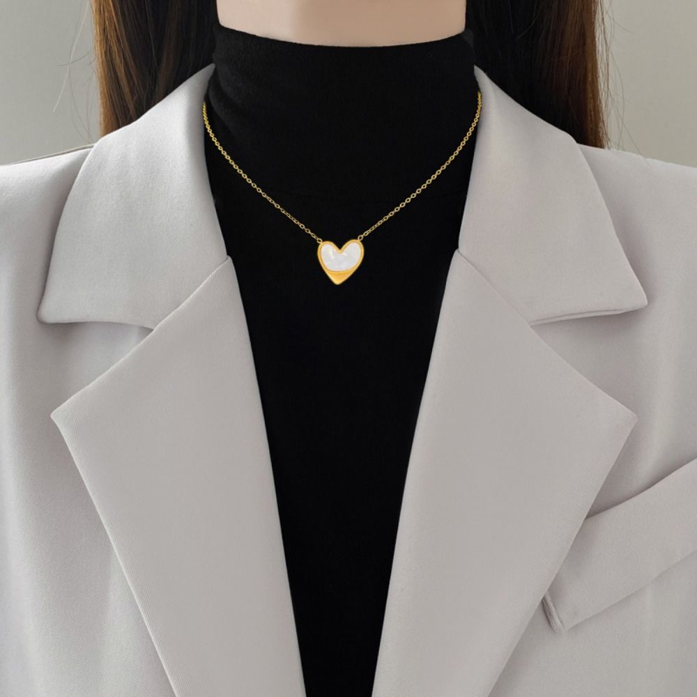Titanium Steel Pendant Necklace Tilted Shell Heart Clavicle Chain New Necklace  Jewelry Accessories