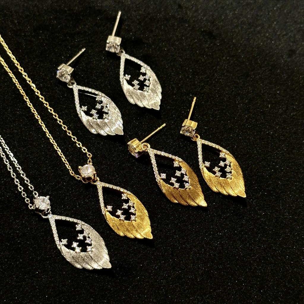 Vintage Mercerized Wing Necklace Earrings, High-End Design Brushed Feather Set, Pull-Up Collar Jewelry.