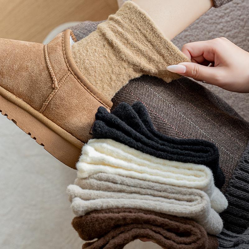 Thick Wool Socks for Autumn and Winter, Twisted Warm Mid-calf Socks for Women, Solid Color, Retro and Versatile Women's Socks