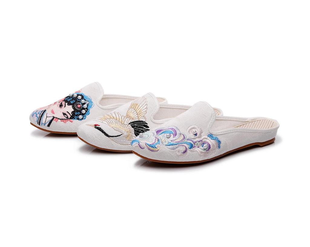 Women's Retro Embroidered Cotton Pointed Toe Slipper