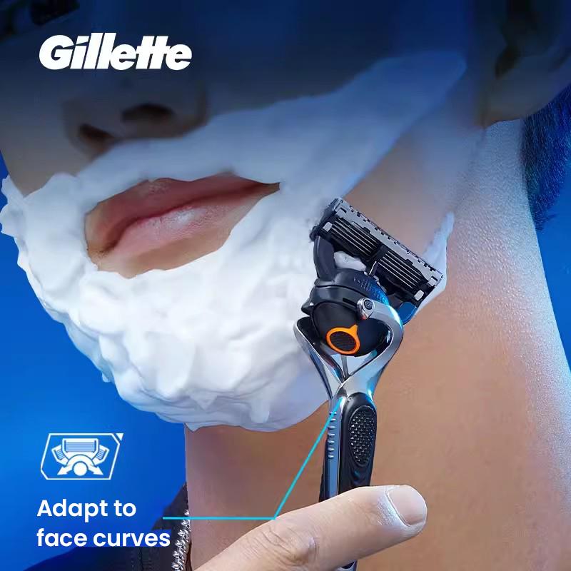 Gillette Fusion 5 Razor 1 Handle 4 Razor Heads 1 Stand