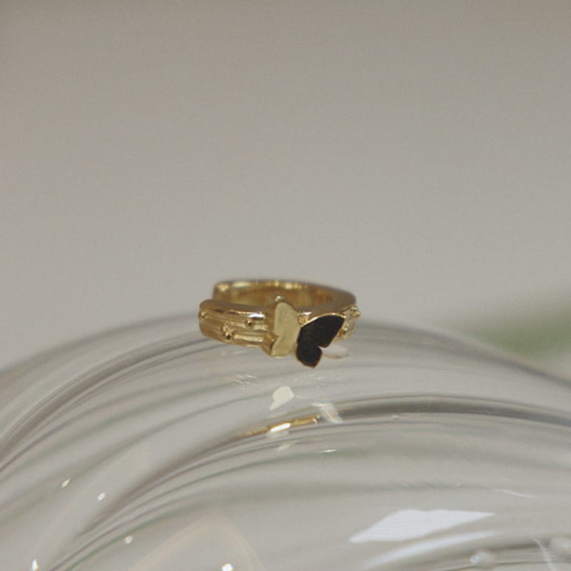 M.atur Like Butterfly Earring 06