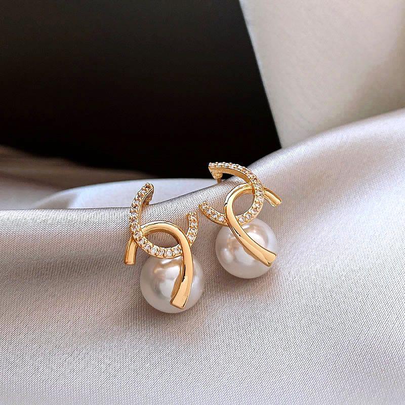 

Niche Style Best Selling Pink Women s Unique Pearl Earrings Golden Double C Pearl (Work Clothing)