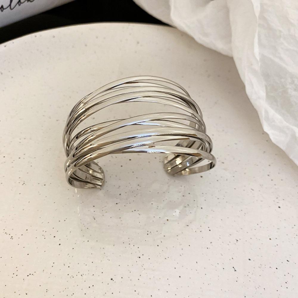 European and American Simple Bracelets, Arm Rings, Niche Cold Wind Temperament Bracelets, High-end Sense and Versatile Jewelry.