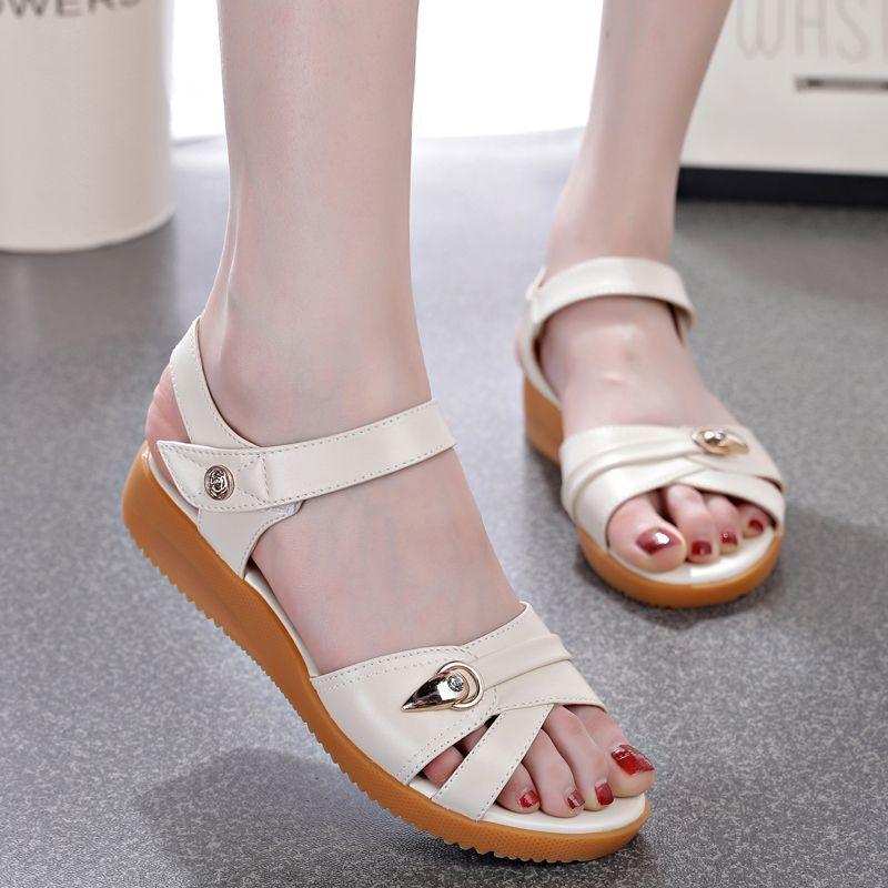 Mom Sandals Women's 2025 New Summer Soft-soled Comfortable Outer Wear Versatile Cool Slippers Foreign Trade Explosion Special Women's Shoes