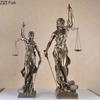 Gerechtigkeit und Gerechtigkeit Göttin Figuren Statue Schreibtischdekoration Mythischer Charakter Harzskulptur Raum Ästhetische Dekoration