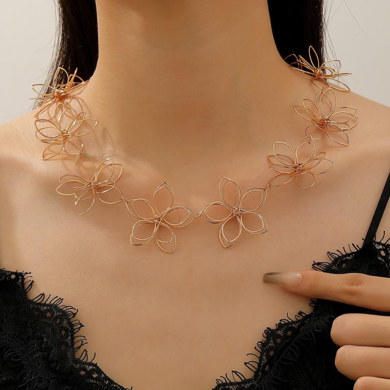 Elegant Hollow Floral Earrings Necklace Set Women Alloy Jewelry Minimalist Chic Accessories