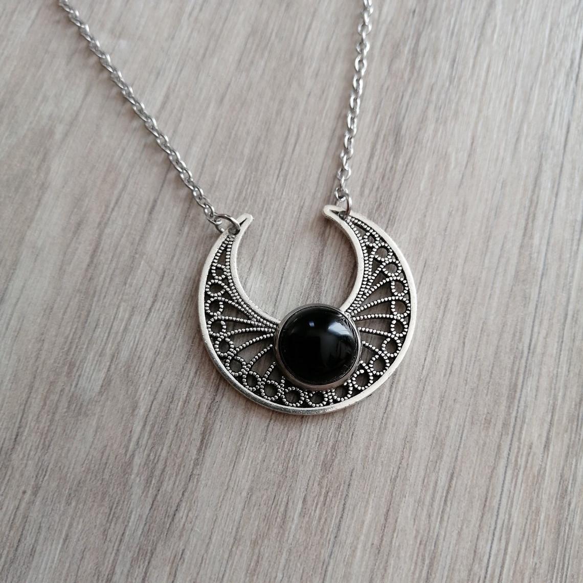 

Gothic Black Natural Agate Filigree Crescent Pendant Necklace