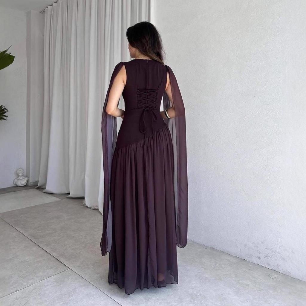 Vestido de Noche de Satén de Cintura Alta para Mujer Europeo y Americano Verano 2025: Cuello Halter, Mangas Abullonadas, Corte Ajustado.
